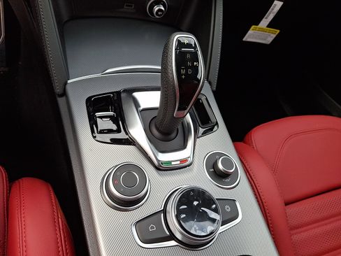 New 2026 Alfa Romeo Stelvio Sprint AWD/4WD image 11