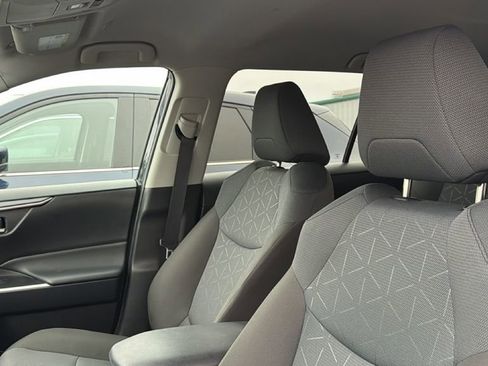 Certified 2025 Toyota RAV4 XLE image 10