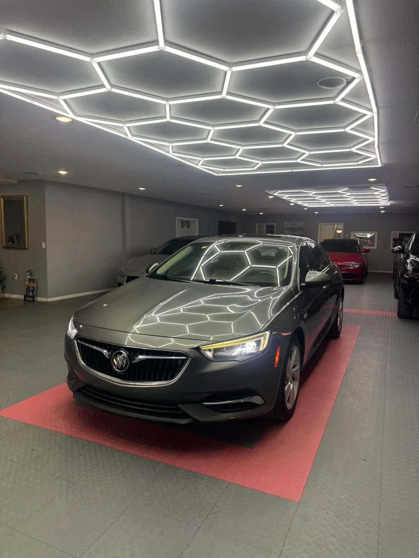 Used 2018 Buick Regal Preferred w/ Sights and Sounds Package FWD image 3