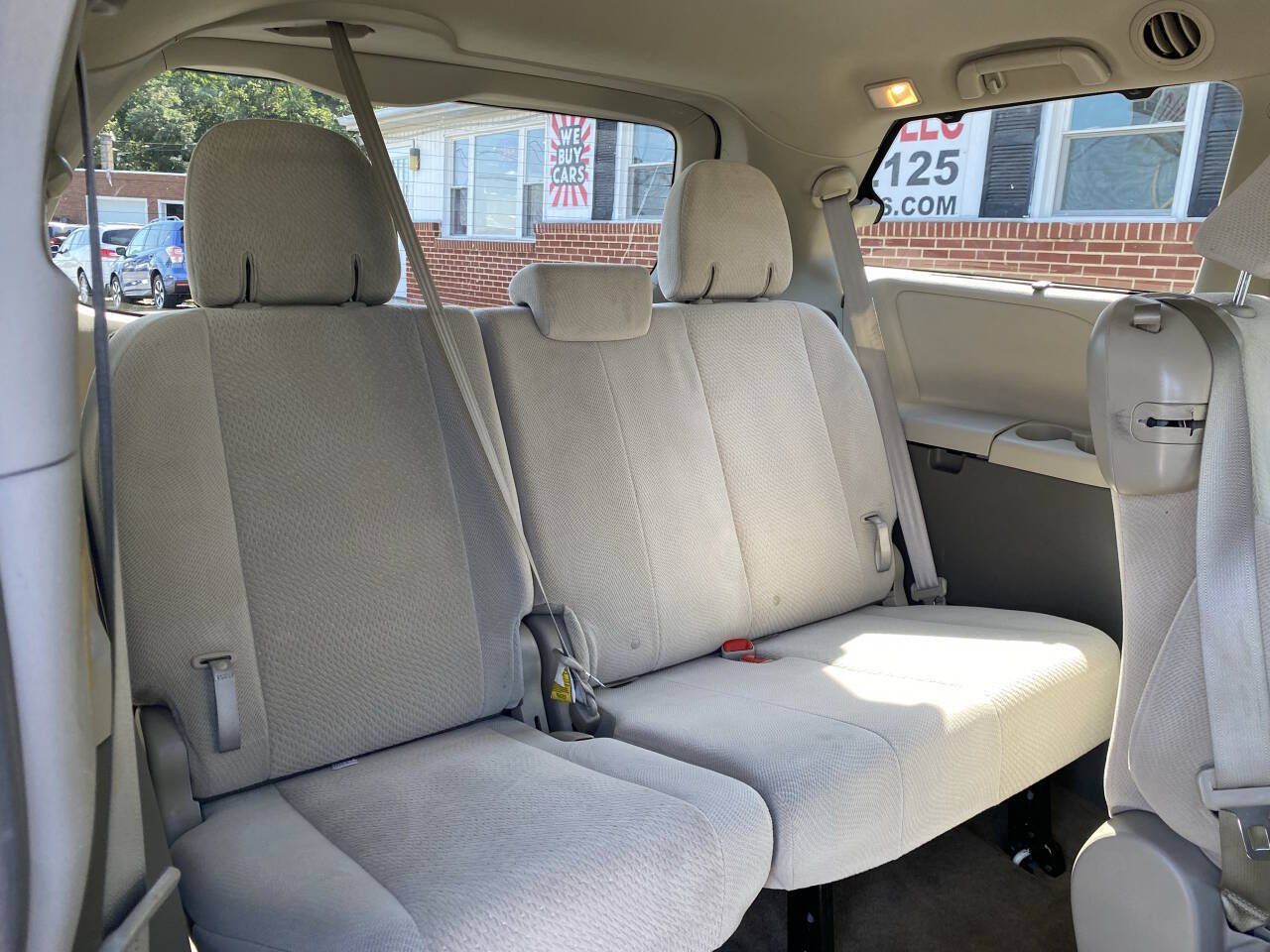 Used 2014 Toyota Sienna LE FWD image 22