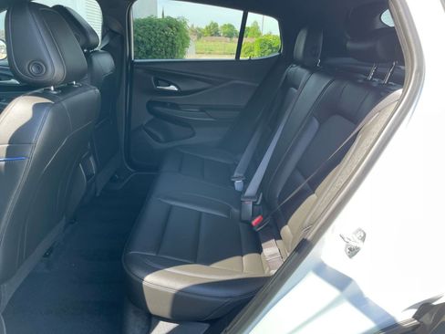 Used 2025 Buick Envista Sport Touring image 25