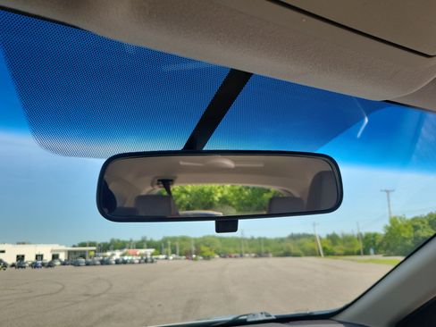 Used 2015 Nissan Rogue S w/ Convenience Package FWD image 27