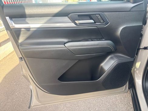 Used 2025 GMC Terrain Elevation image 13