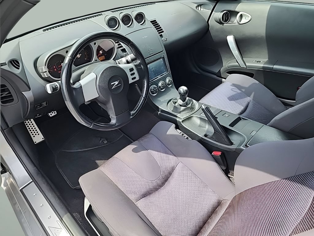 Used 2005 Nissan 350Z Enthusiast RWD image 18