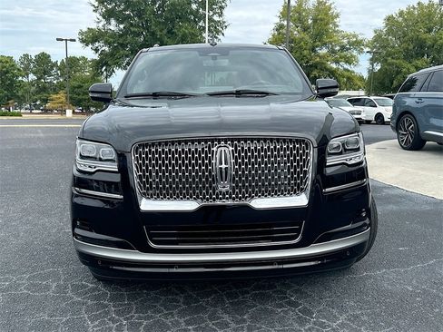 Used 2024 Lincoln Navigator Reserve image 5