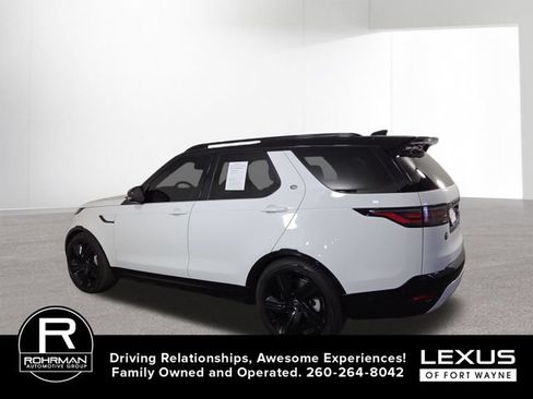 Used 2024 Land Rover Discovery Dynamic SE AWD/4WD image 10