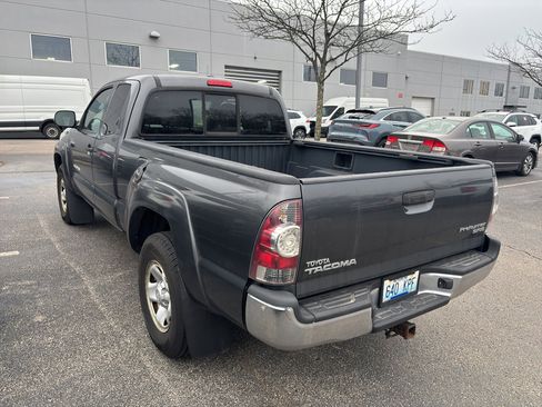 Used 2010 Toyota Tacoma PreRunner image 4