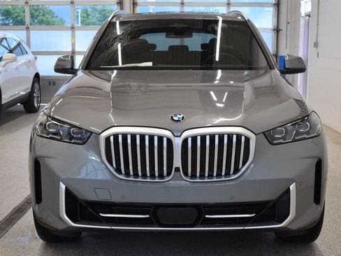 New 2026 BMW X5 xDrive40i w/ Premium Package AWD/4WD image 3