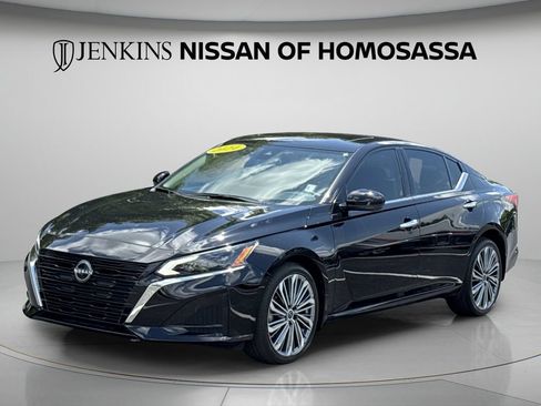 Certified 2024 Nissan Altima 2.5 SL AWD/4WD image 13