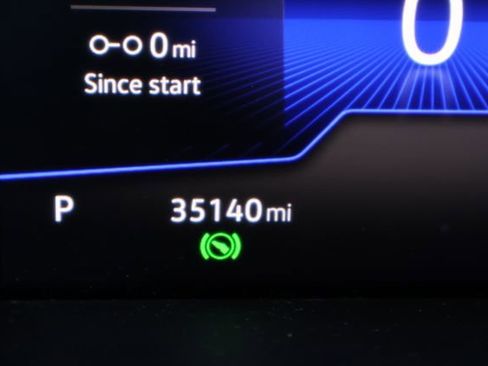 Certified 2022 Volkswagen Taos SE w/ Panoramic Sunroof Package image 2