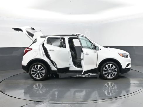 Used 2022 Buick Encore Preferred w/ Safety Package image 27