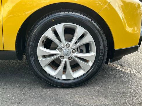 Used 2016 Kia Soul + image 28