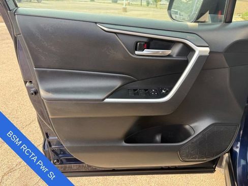 Used 2020 Toyota RAV4 XLE w/ All Weather Liner Package AWD/4WD image 19