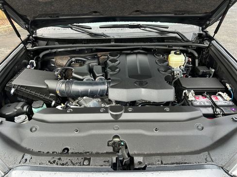 Used 2022 Toyota 4Runner SR5 Premium image 29