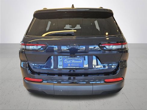 Used 2024 Jeep Grand Cherokee L Limited w/ Black Appearance Package image 8