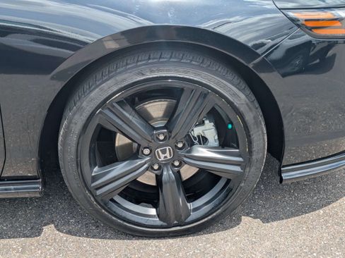 Used 2025 Honda Accord Sport image 10