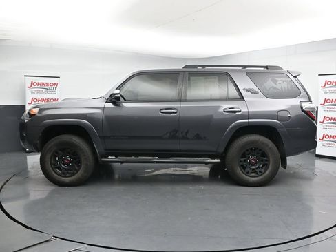 Used 2019 Toyota 4Runner TRD Off-Road Premium AWD/4WD image 5