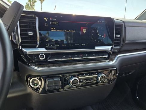 Used 2023 GMC Sierra 1500 SLE AWD/4WD image 19