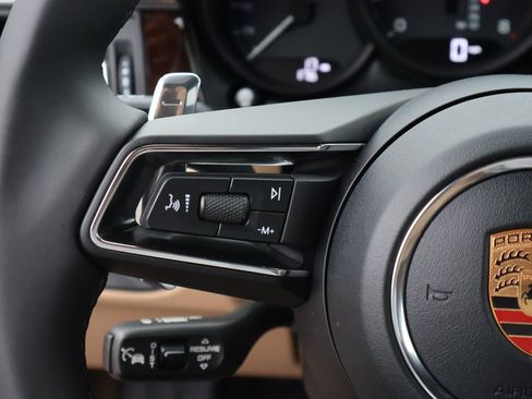 New 2026 Porsche Macan image 28