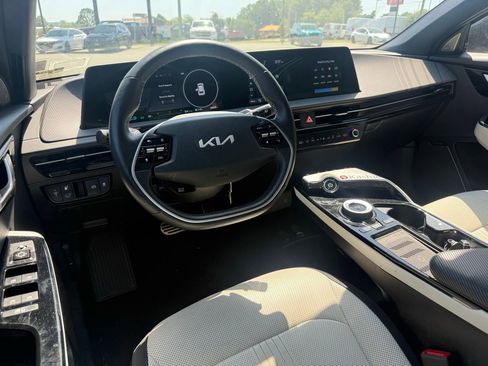 Used 2024 Kia EV6 GT-Line w/ GT-Line White Seat Package AWD/4WD image 4