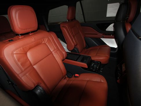 New 2026 Lincoln Aviator Reserve image 24