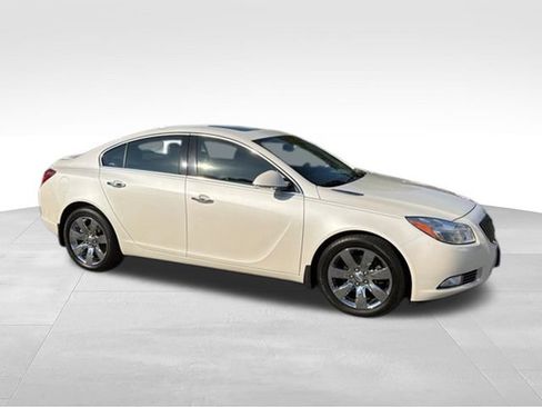 Used 2013 Buick Regal Premium FWD image 2