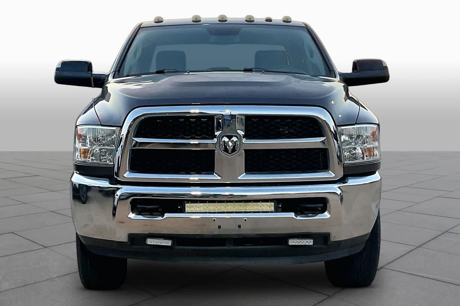 Used 2015 RAM 2500 Tradesman w/ Chrome Appearance Group AWD/4WD image 4