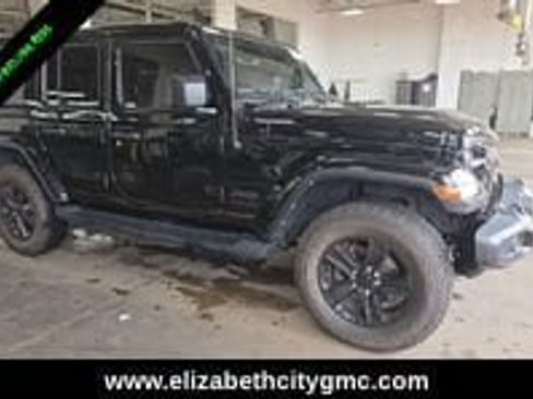 Used 2021 Jeep Wrangler Unlimited Sahara AWD/4WD image 4