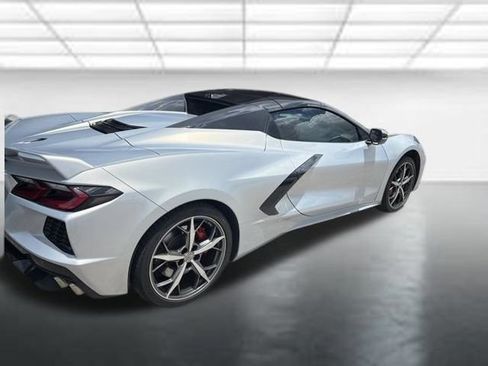 Used 2022 Chevrolet Corvette Stingray Premium Conv w/ Z51 Performance Package RWD image 2