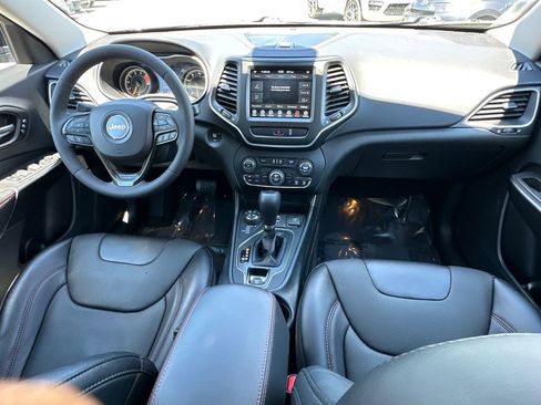 Used 2022 Jeep Cherokee Trailhawk w/ Premium Leather Package AWD/4WD image 17