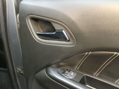 Used 2022 GMC Canyon Denali image 13