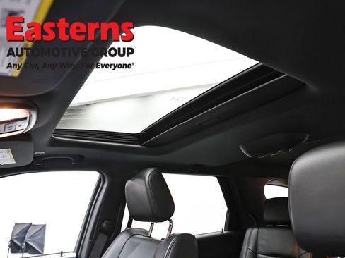 Used 2024 Dodge Durango GT RWD image 35