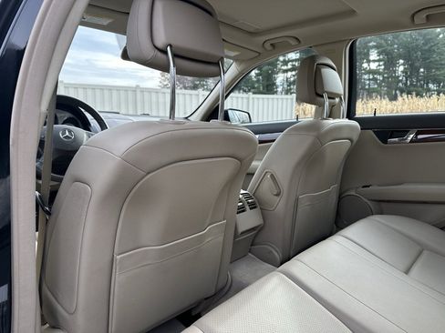 Used 2011 Mercedes-Benz C 300 4MATIC Sedan image 23