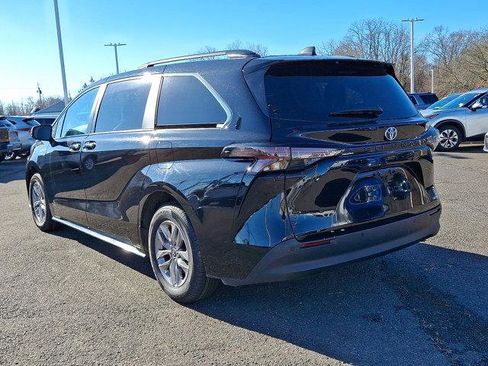Certified 2024 Toyota Sienna XLE image 23
