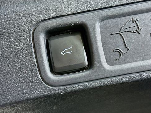 Used 2024 Ford Expedition Max XLT image 31