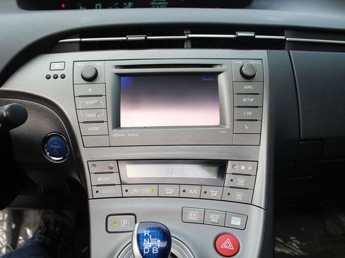 Used 2013 Toyota Prius Three image 28