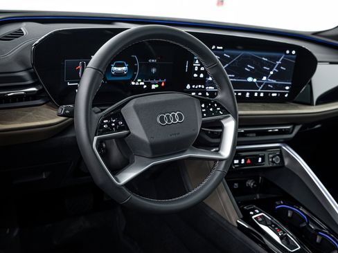 Used 2025 Audi Q5 Premium w/ Convenience Package AWD/4WD image 9