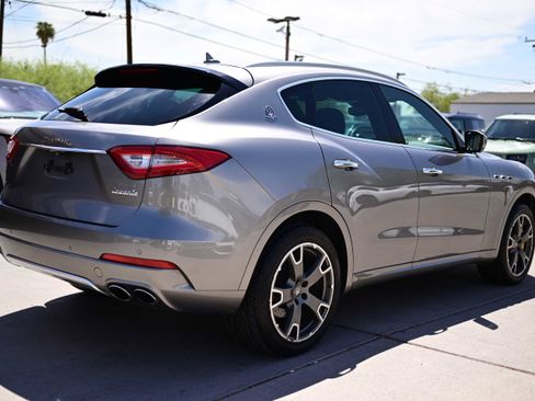 Used 2017 Maserati Levante S image 5