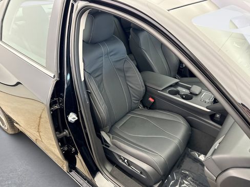 Used 2025 Acura TLX w/ Technology Package image 16