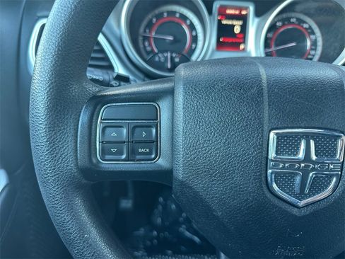 Used 2018 Dodge Journey SE image 26