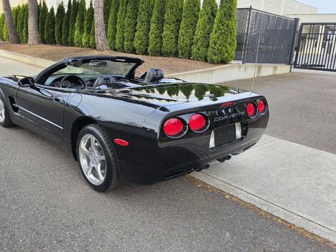 Used 2000 Chevrolet Corvette Convertible RWD image 16