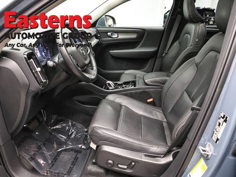 Used 2021 Volvo XC40 T4 Inscription FWD image 14