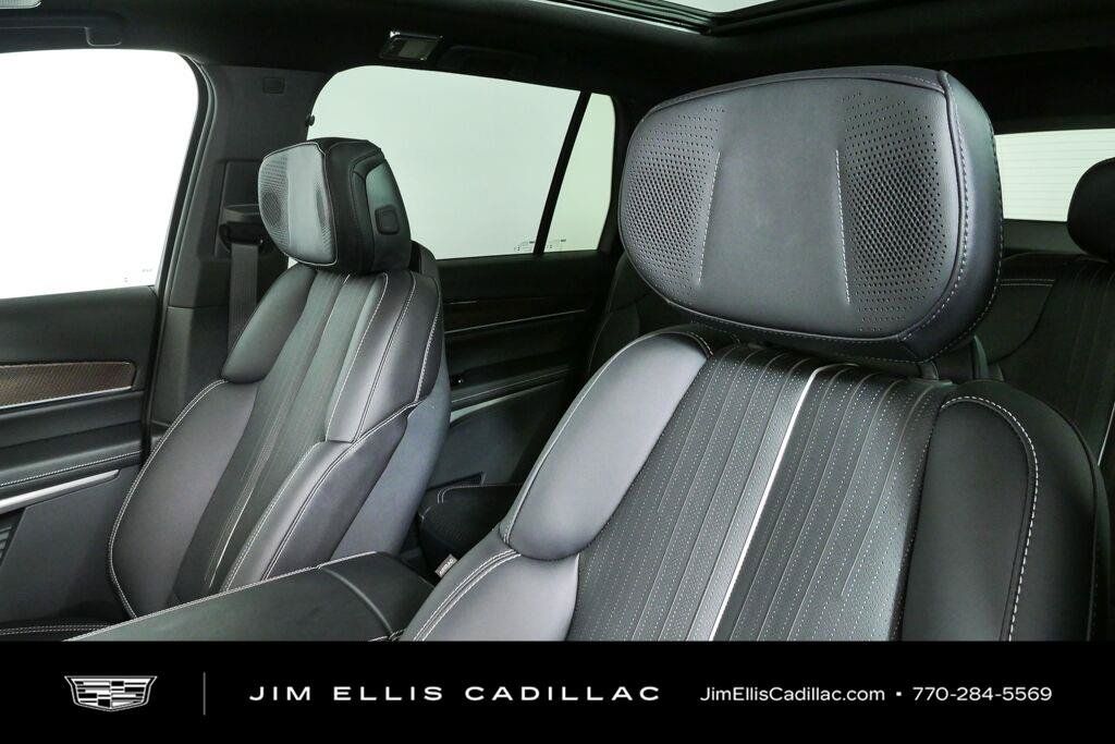 Certified 2026 Cadillac Vistiq Luxury w/ LPO, Floor Liner Package AWD/4WD image 5