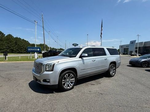 Used 2019 GMC Yukon XL Denali w/ Denali Ultimate Package RWD image 3