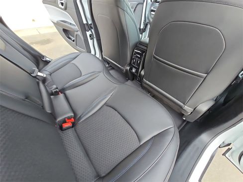 New 2026 Jeep Compass Latitude image 12