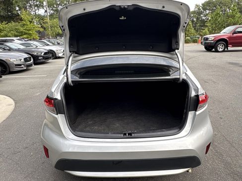 Used 2021 Toyota Corolla LE image 13