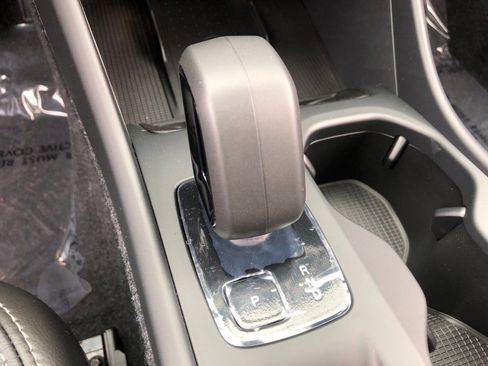 New 2026 Volvo XC40 B5 Core w/ Protection Package Premier image 27