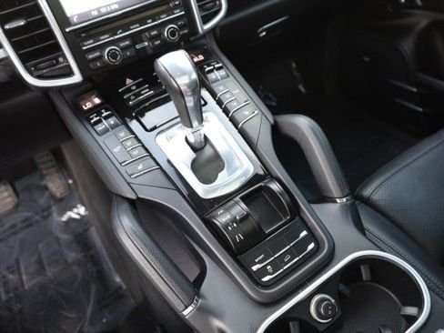 Used 2013 Porsche Cayenne Diesel AWD/4WD image 38