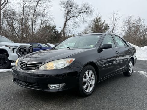 Used 2005 Toyota Camry image 1