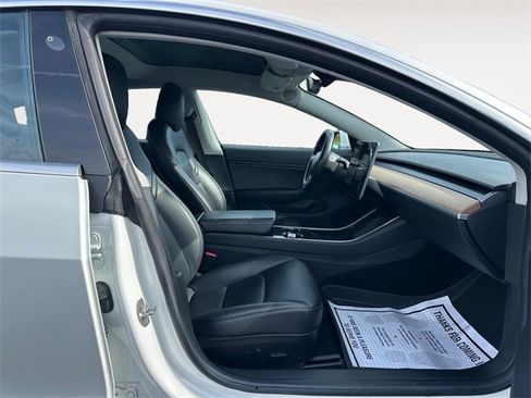 Used 2018 Tesla Model 3 Long Range image 15